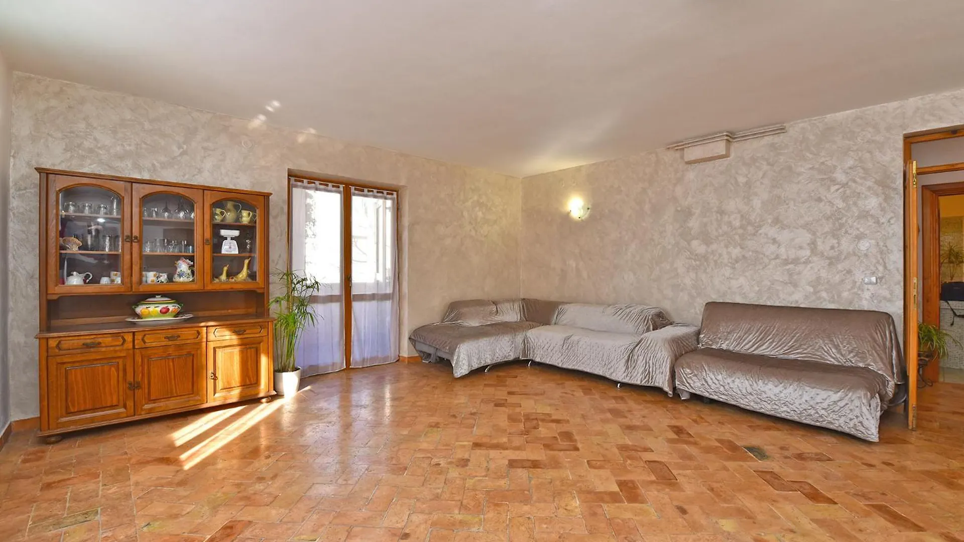 Apartments Bale 1945 0*,  Croatia