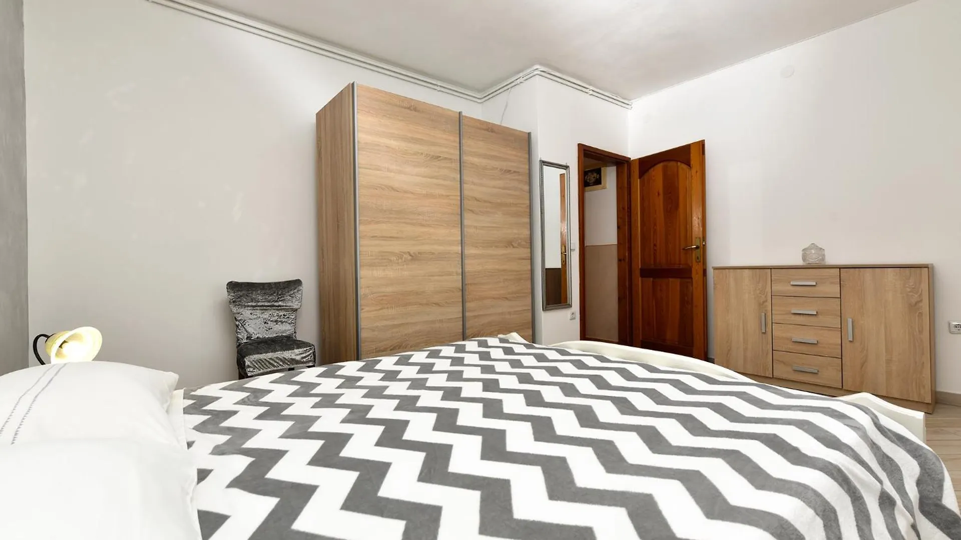 Apartments Bale 1945 Croatia